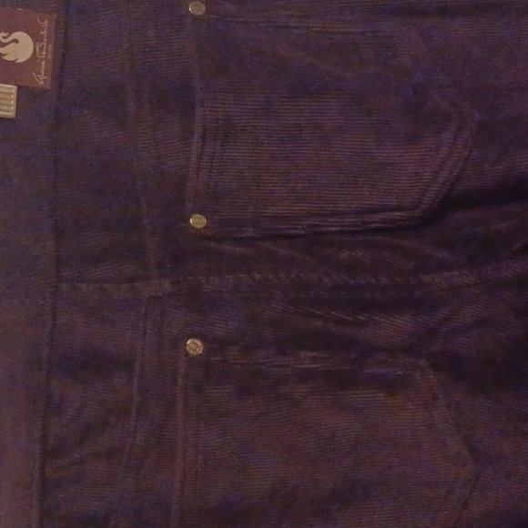 Gloria Vanderbilt, deep purple and strechy Jean style leggings. - Picture 4 of 8